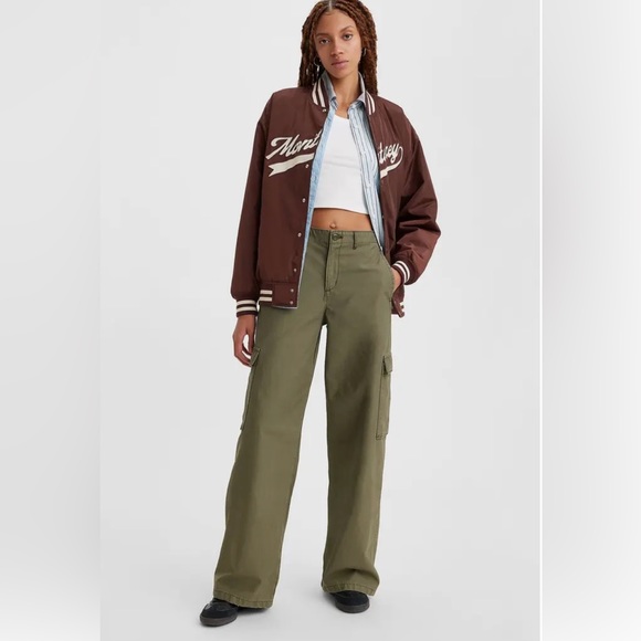 Levi's Pants - Levi’s Baggy Cargo Pants size 27 in olive green